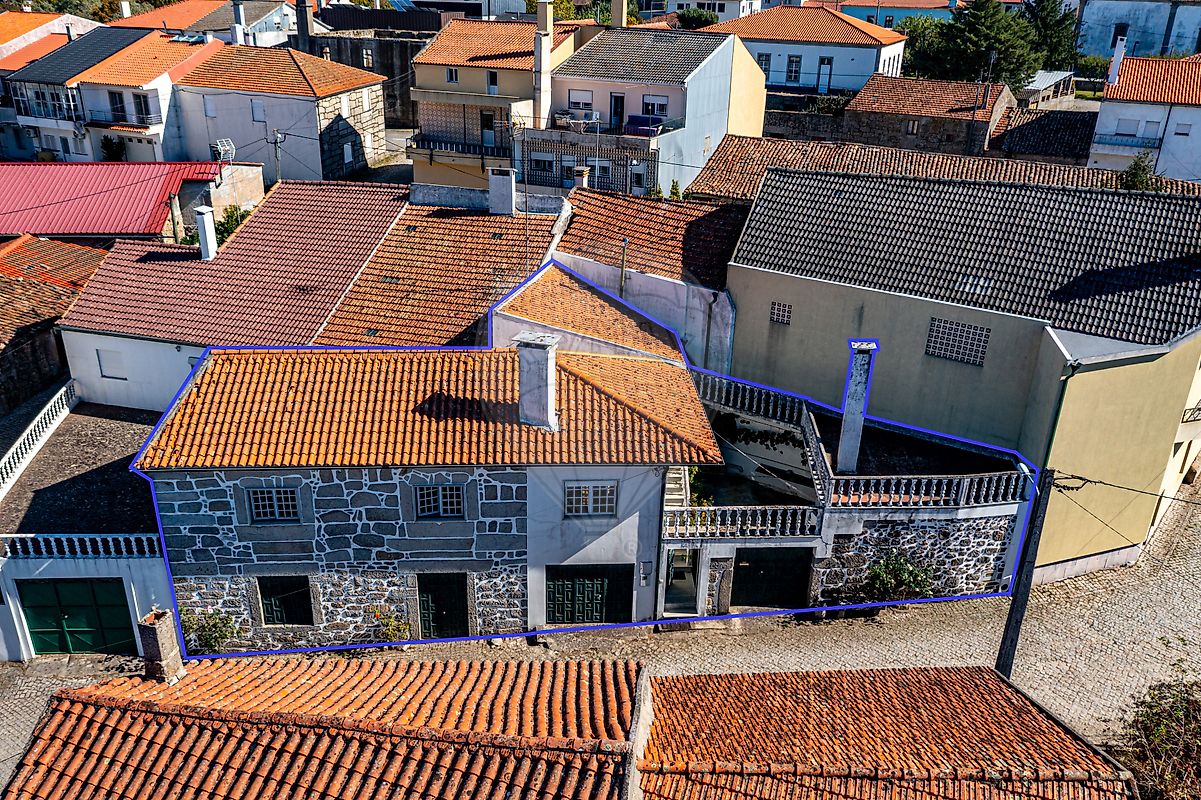 Moradia T2 à venda em Freixedas, €135.000