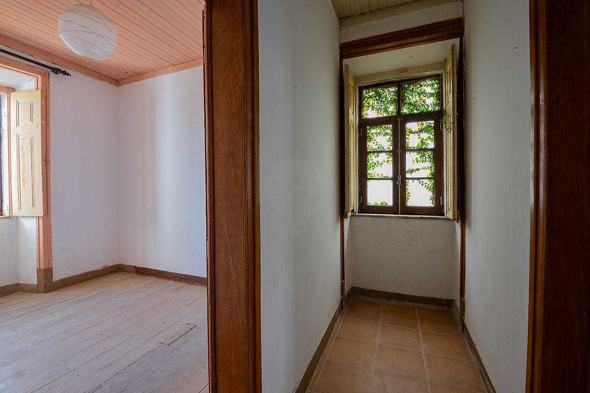 listing 122741062-100 picture-0