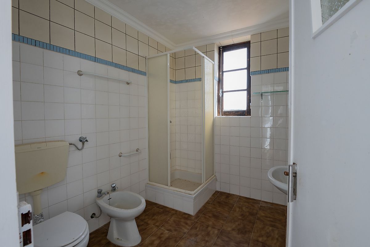 listing 122741062-100 picture-0