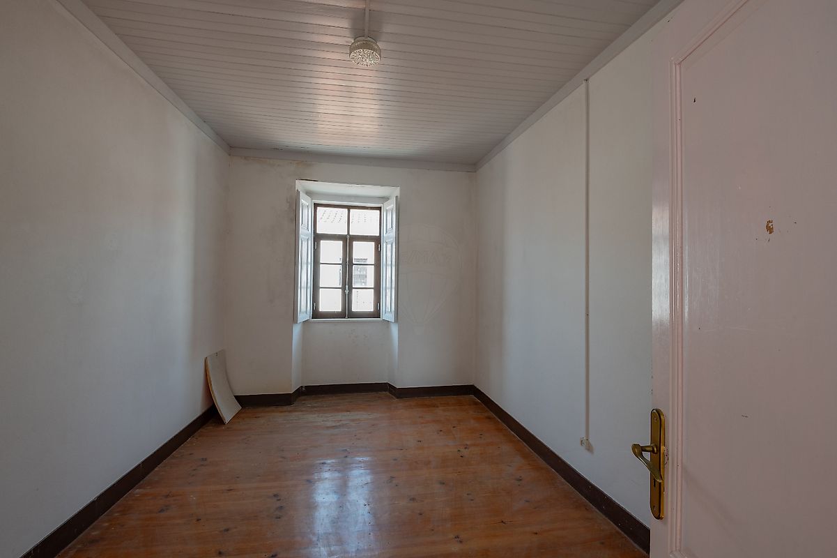 listing 122741062-100 picture-0