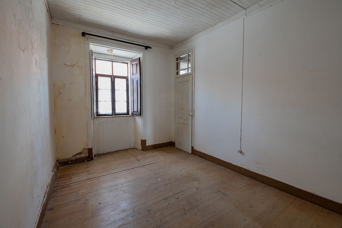 listing 122741062-100 picture-0