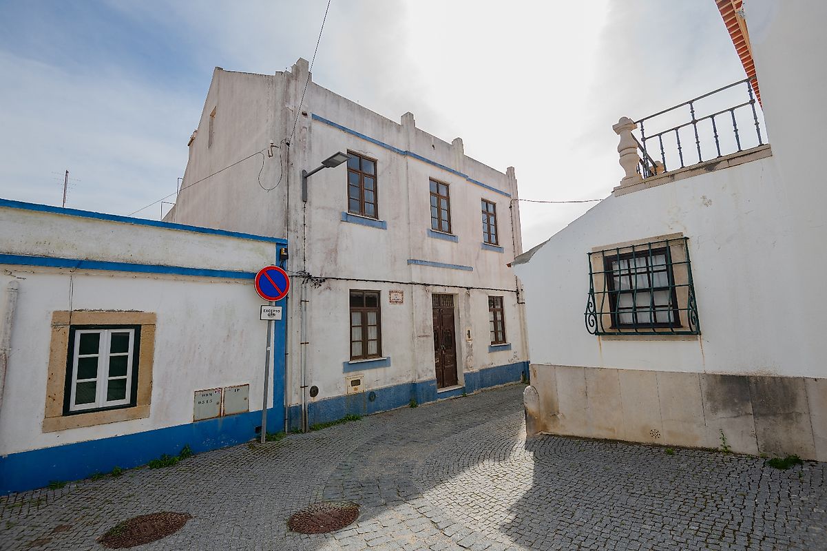 listing 122741062-100 picture-0