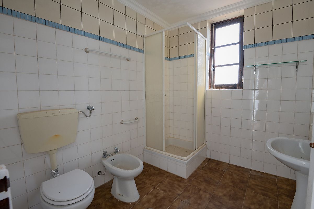 listing 122741062-100 picture-0