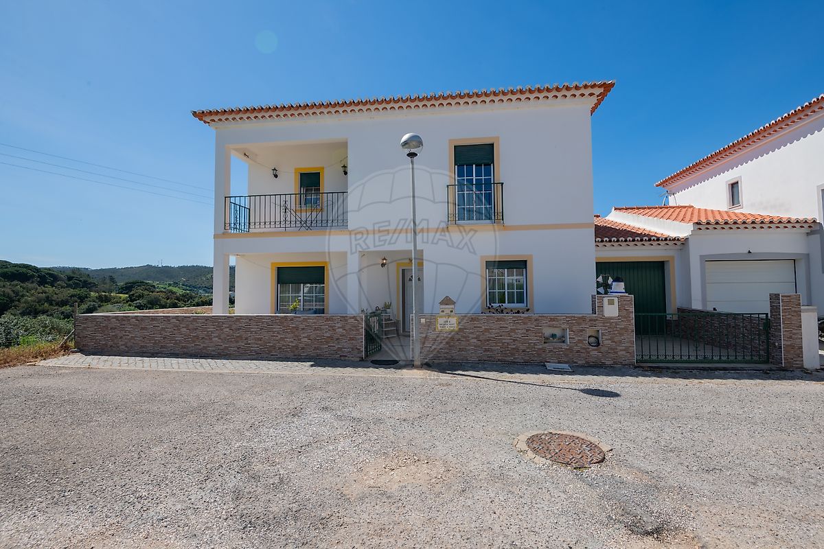 Moradia T3 à venda em Aljezur