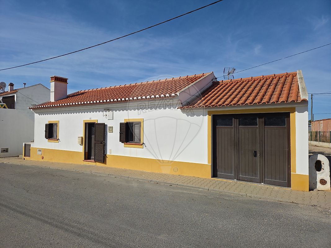 Moradia T2 - São Teotónio, Odemira, Beja