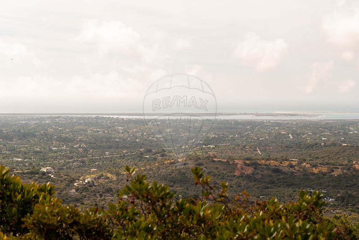 Terreno  à venda em Olhão