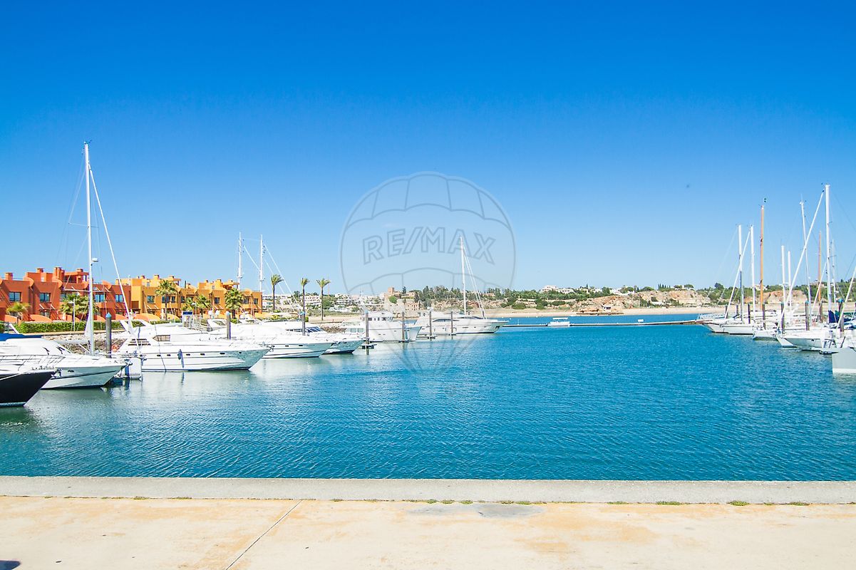 Apartamento T0 à venda em Portimão