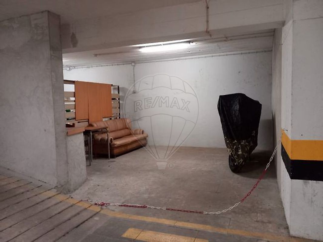 Garagem  à venda em Portimão
