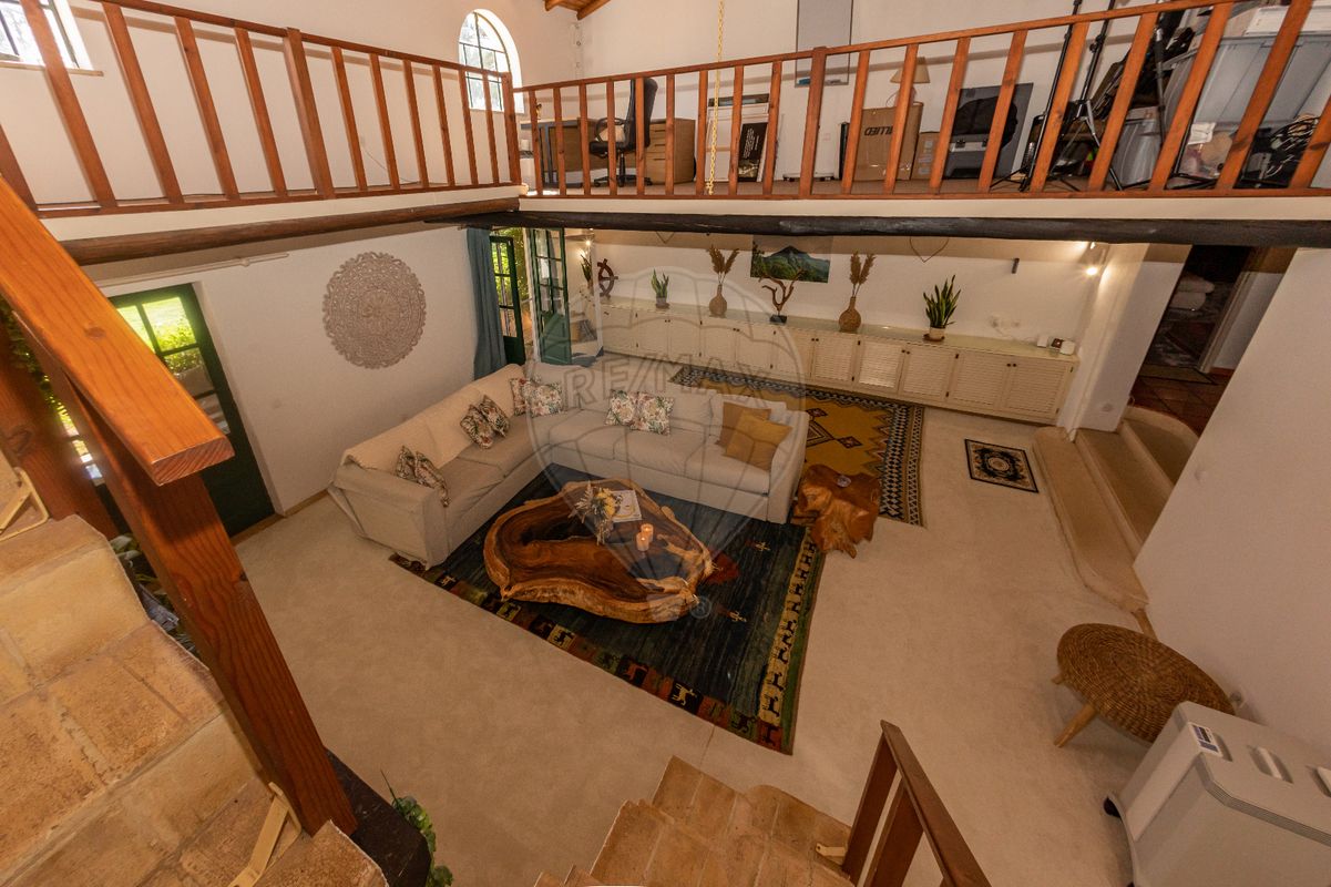 listing 122881006-1221 picture-0