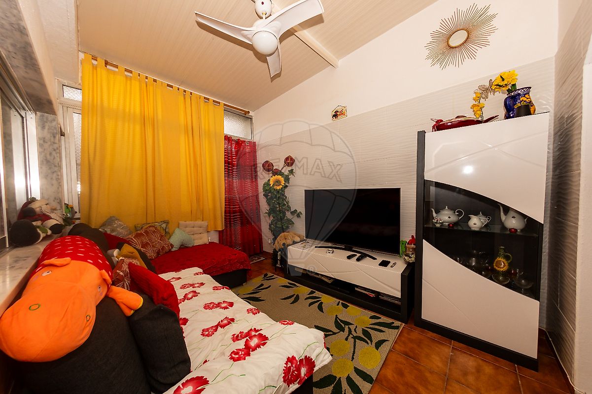 listing 122881006-1242 picture-0