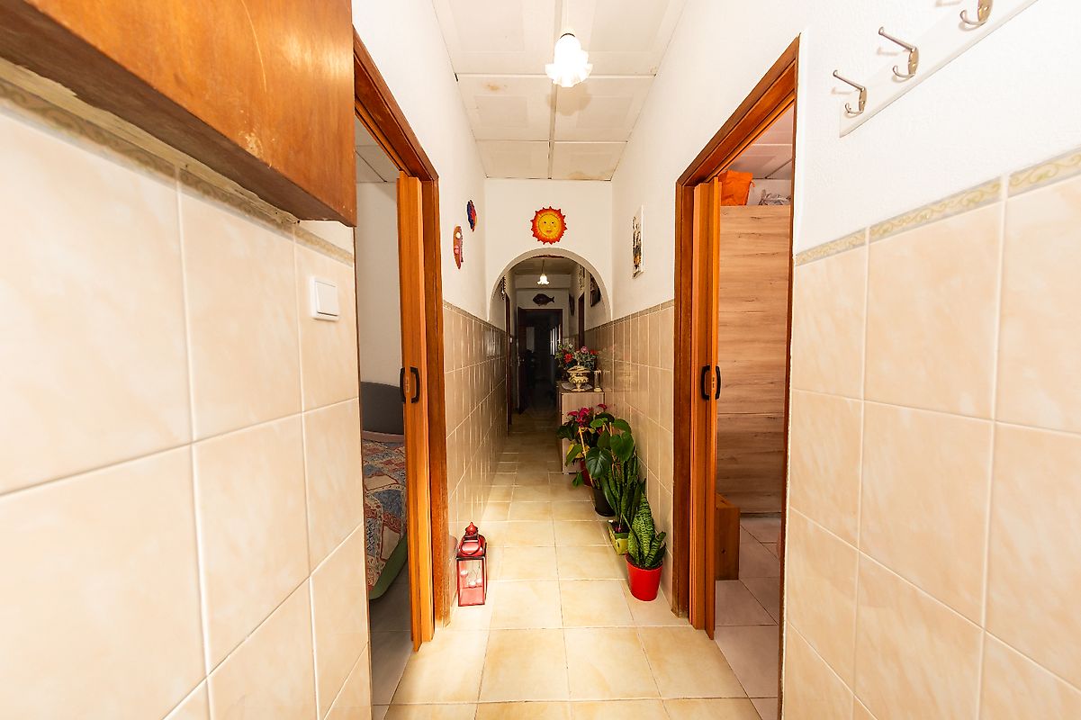 listing 122881006-1242 picture-0