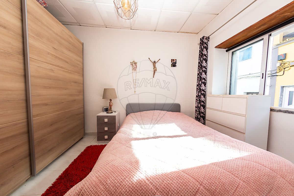 listing 122881006-1242 picture-0