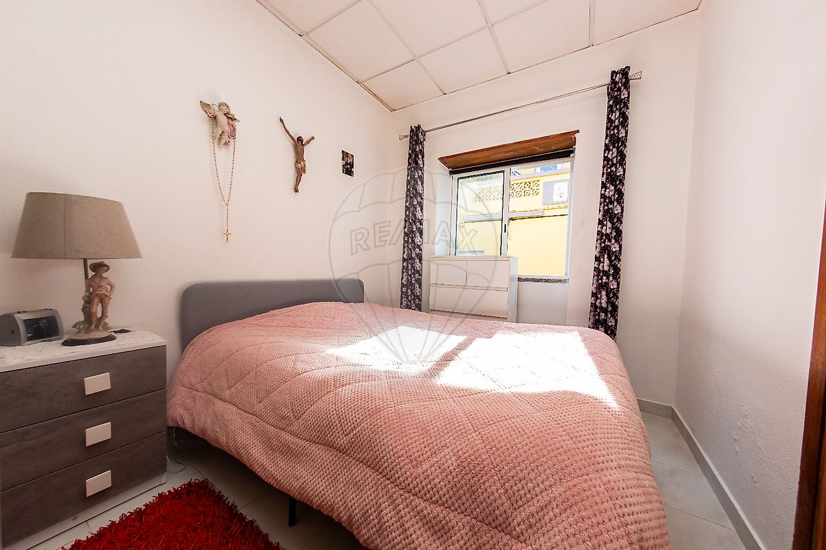 listing 122881006-1242 picture-0