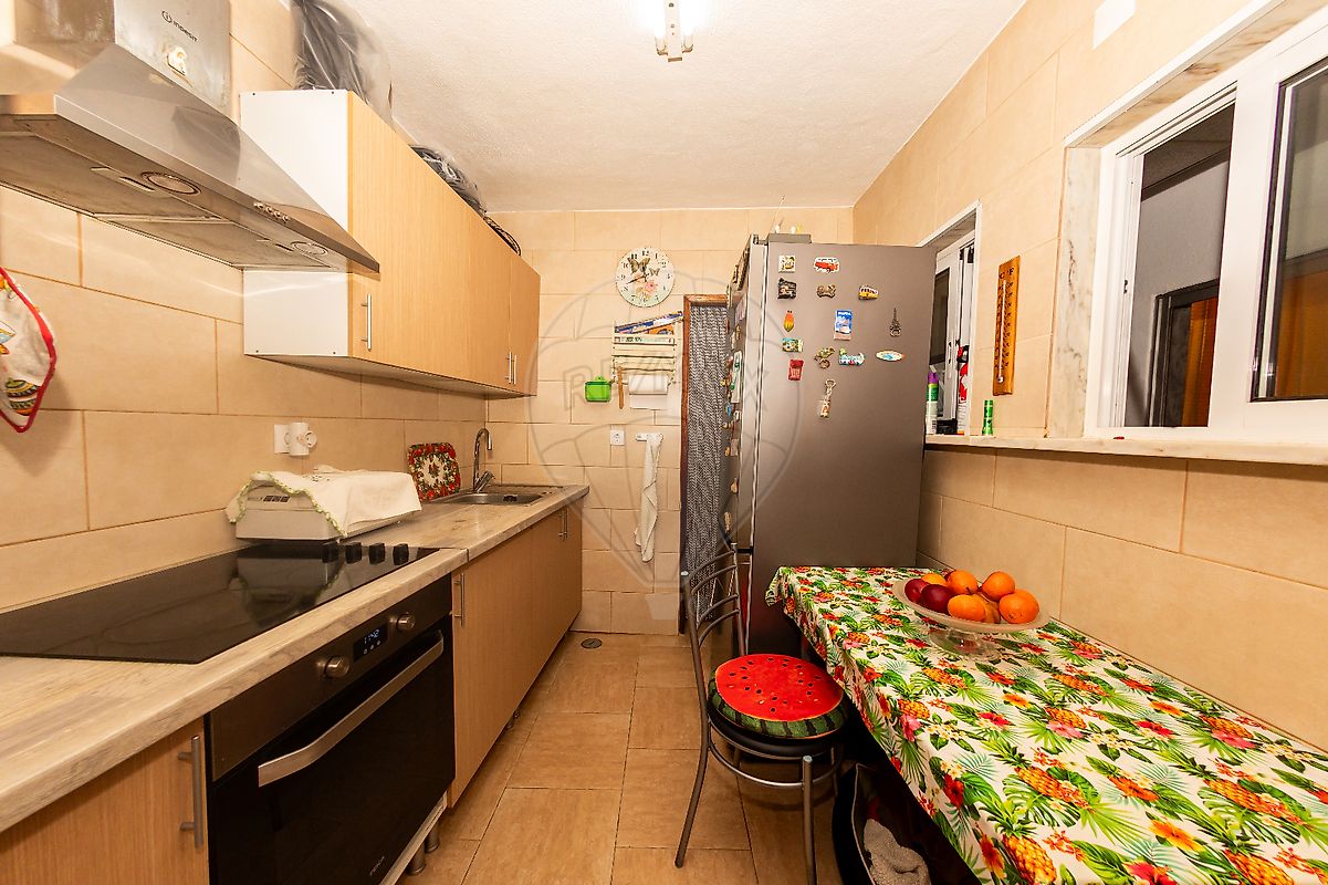 listing 122881006-1242 picture-0