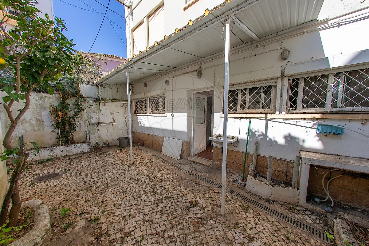 listing 122881057-978 picture-0