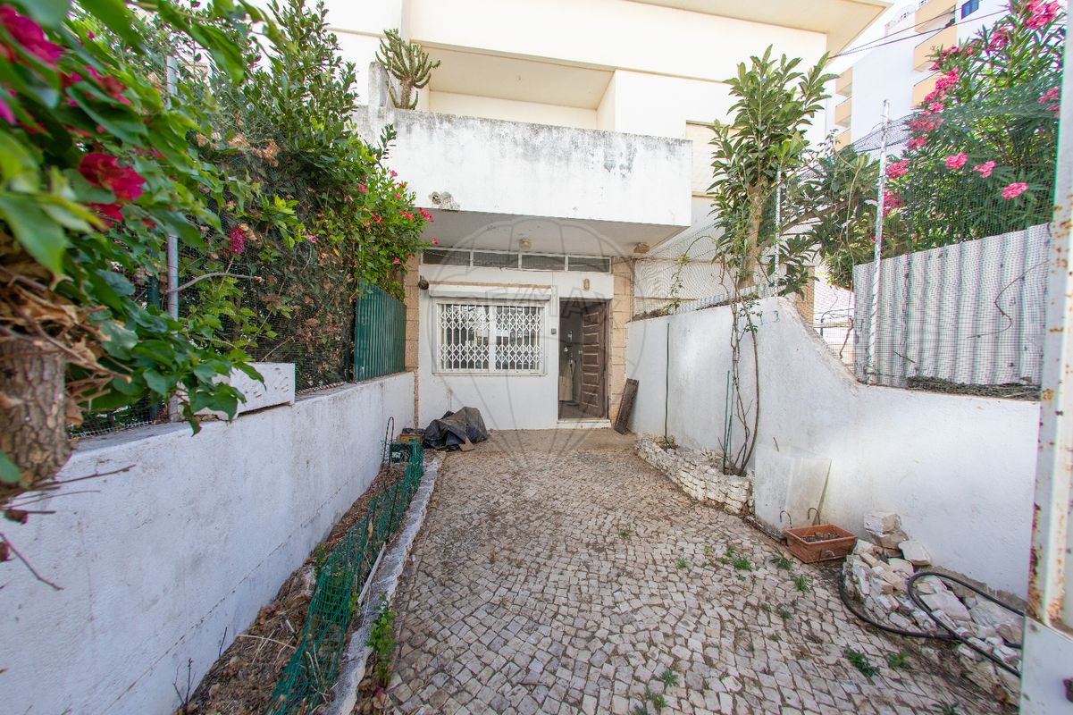 listing 122881057-978 picture-0