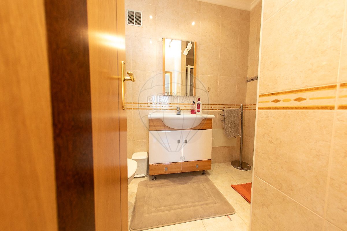 listing 122881057-983 picture-0