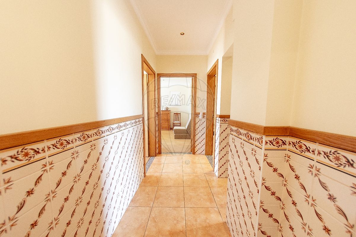 listing 122881057-983 picture-0