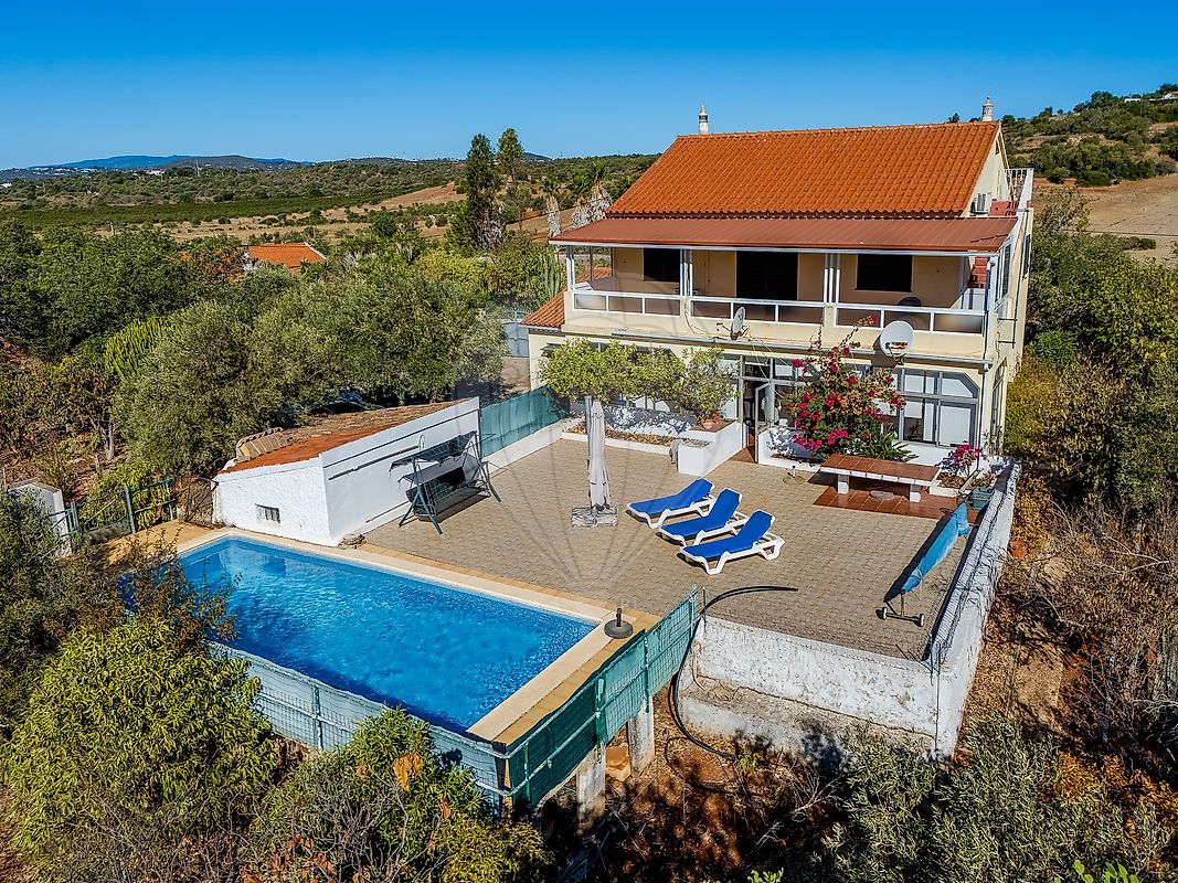 Moradia T5 em São Bartolomeu de Messines, €480.000
