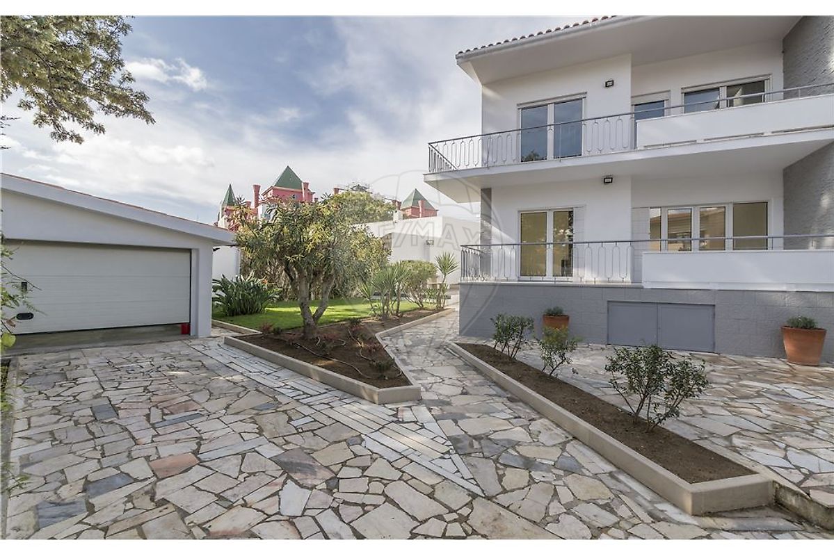 Moradia T3 em Carcavelos e Parede 1