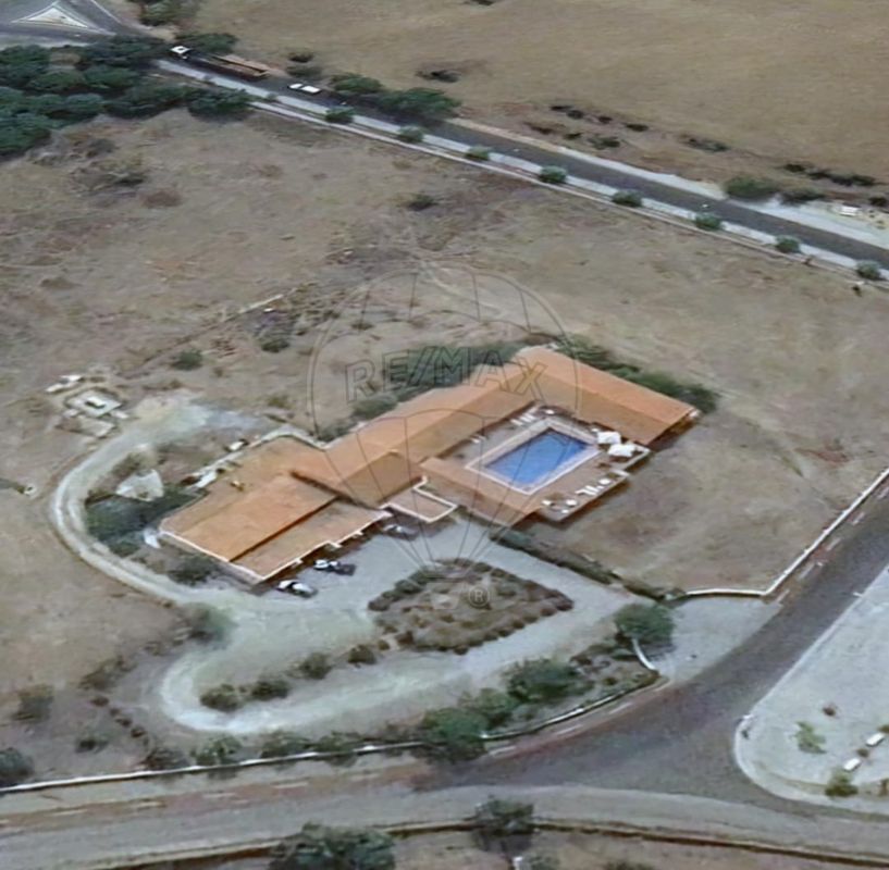Hotel T10 para venda