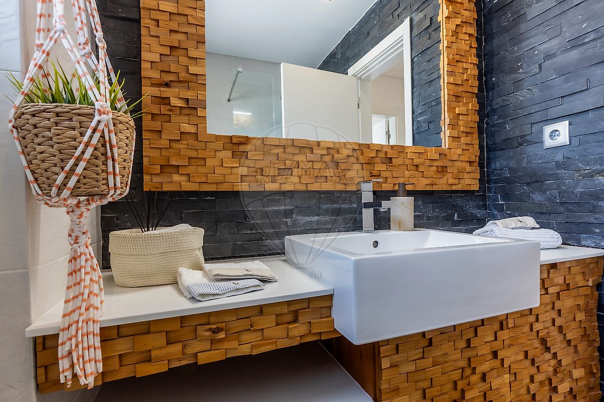 listing 122911542-47 picture-0