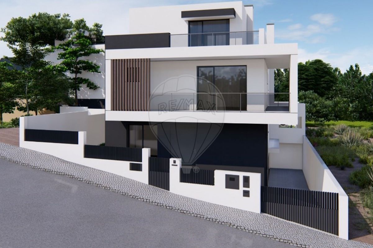 Moradia T4 para venda