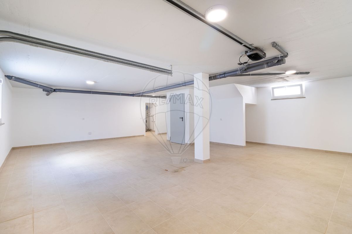 listing 122911272-233 picture-0