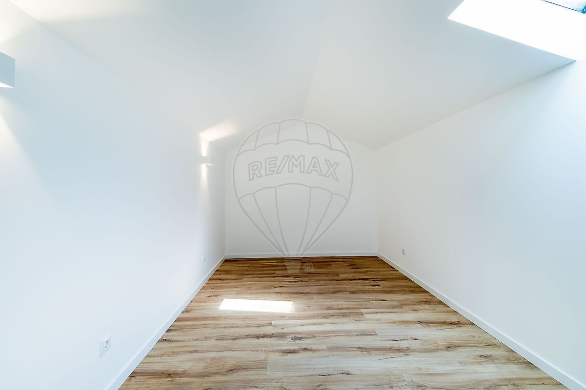 listing 122911272-233 picture-0