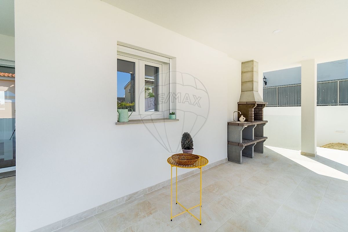 listing 122911272-233 picture-0