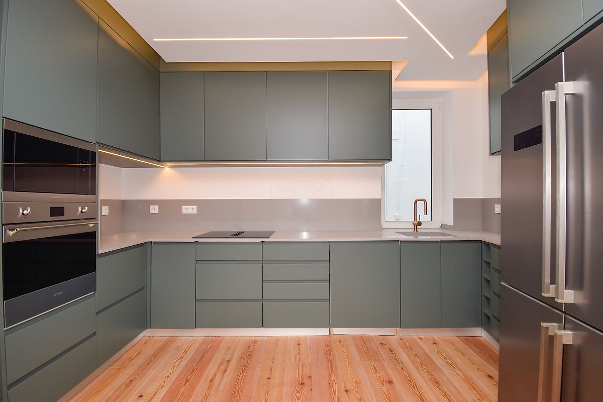 Apartamento T4 à venda em Estefânia