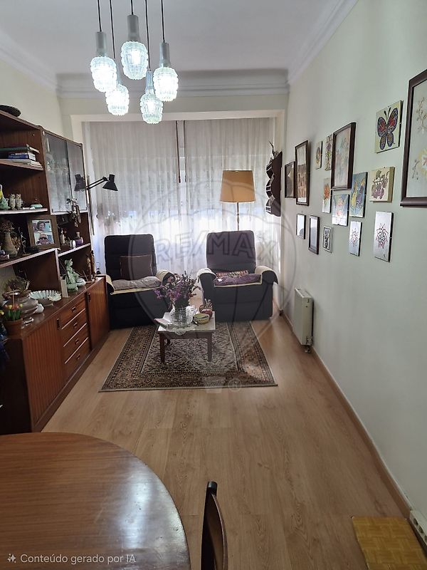 Apartamento T2 à venda em Amadora