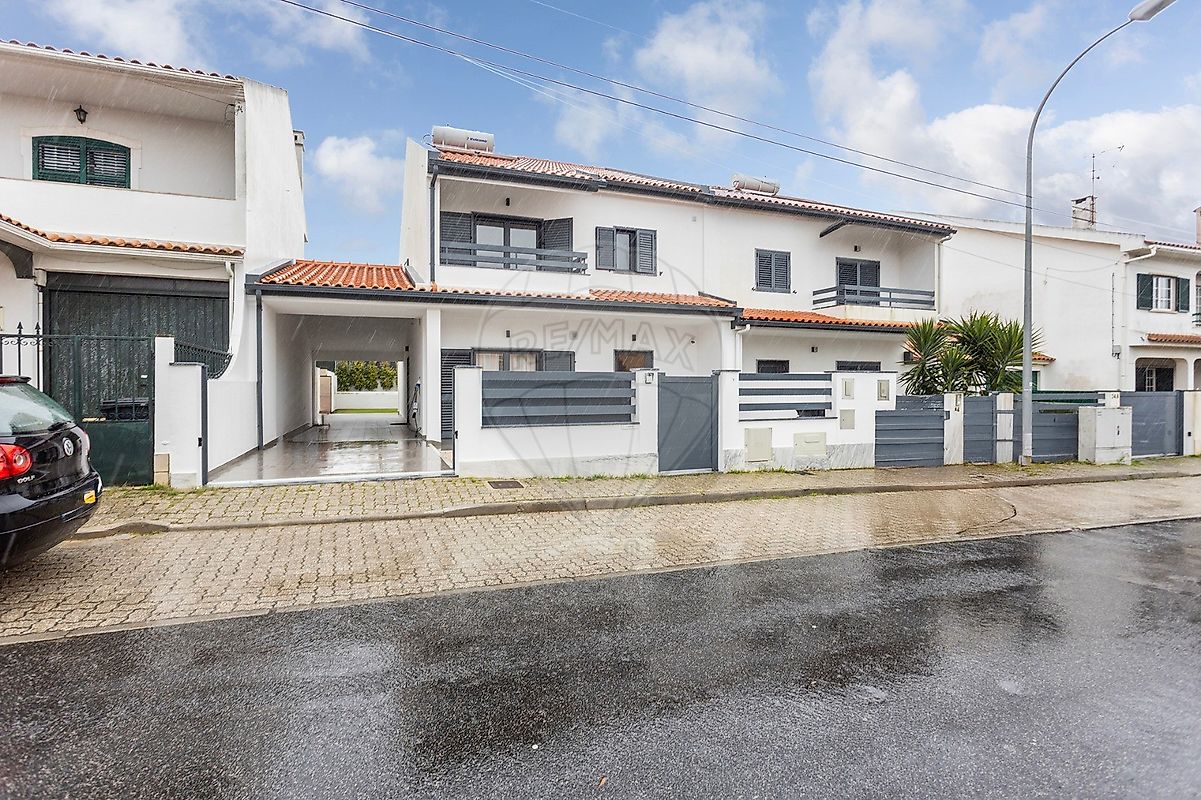 Moradia T4 à venda em Oeiras