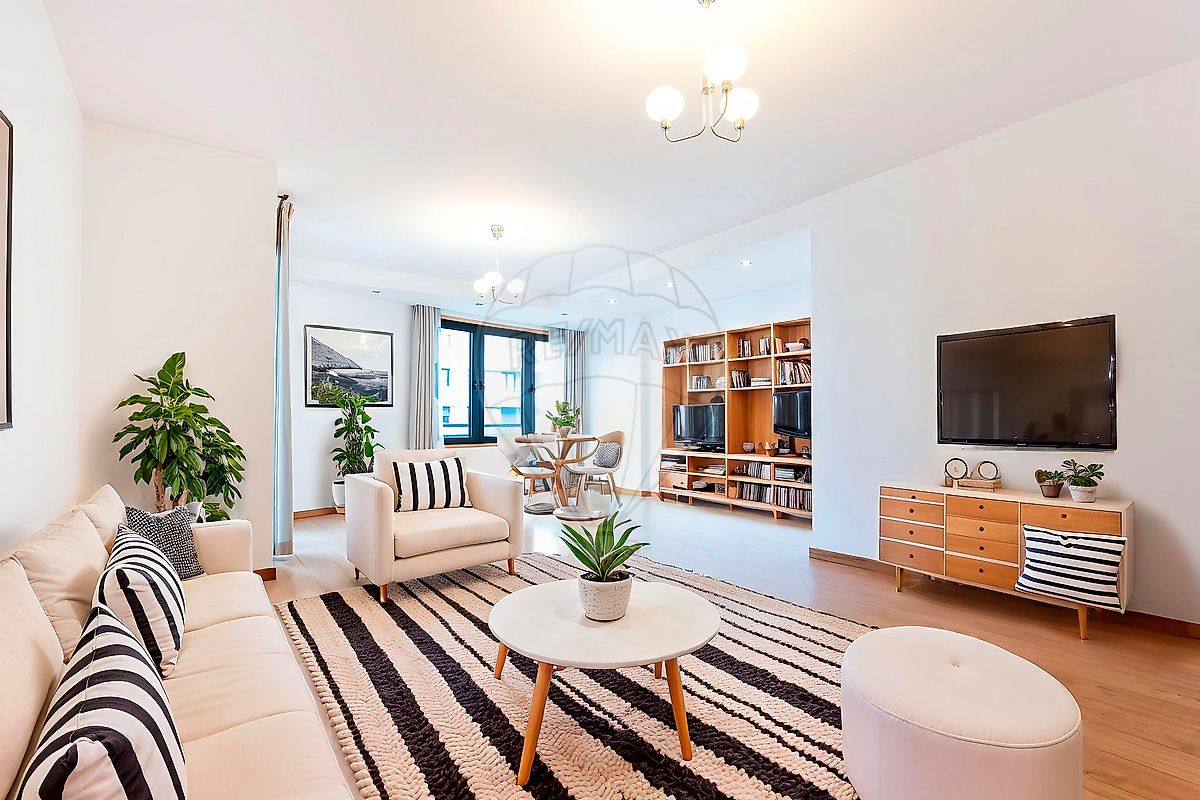 Apartamento T3 à venda em Loures