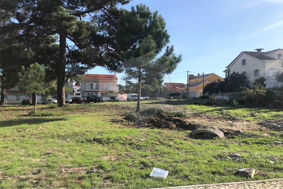 Terreno à venda em Sesimbra
