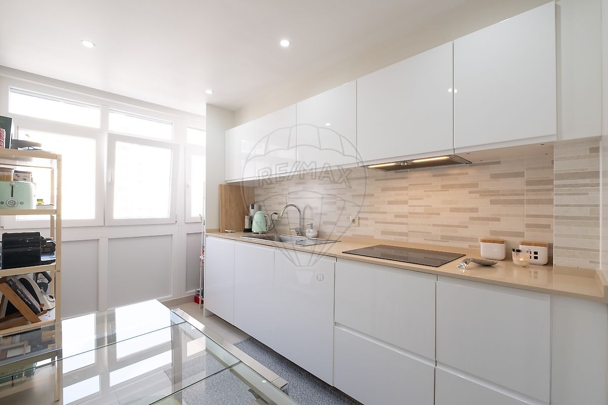 Apartamento T2 à venda em Amadora