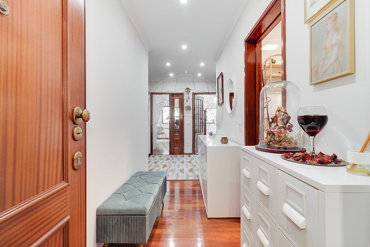 Apartamento T2 à venda em Amadora