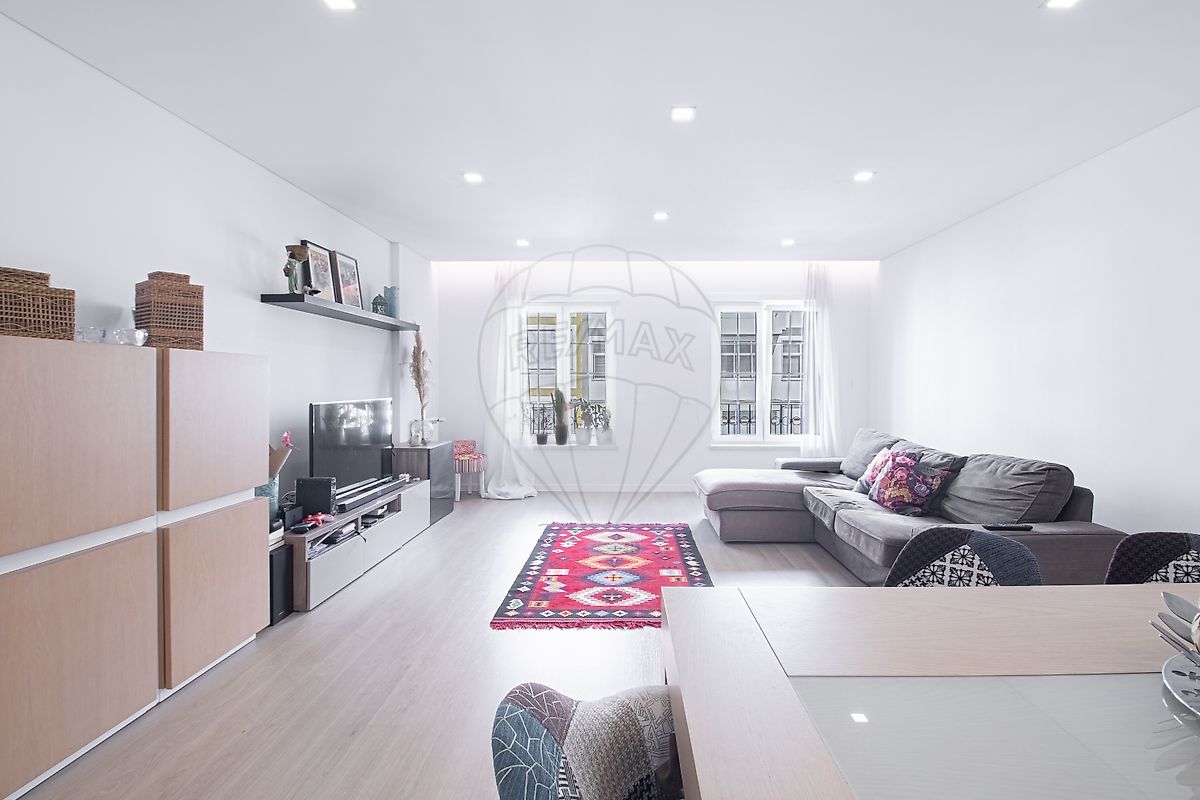 Apartamento T3 à venda em Amadora