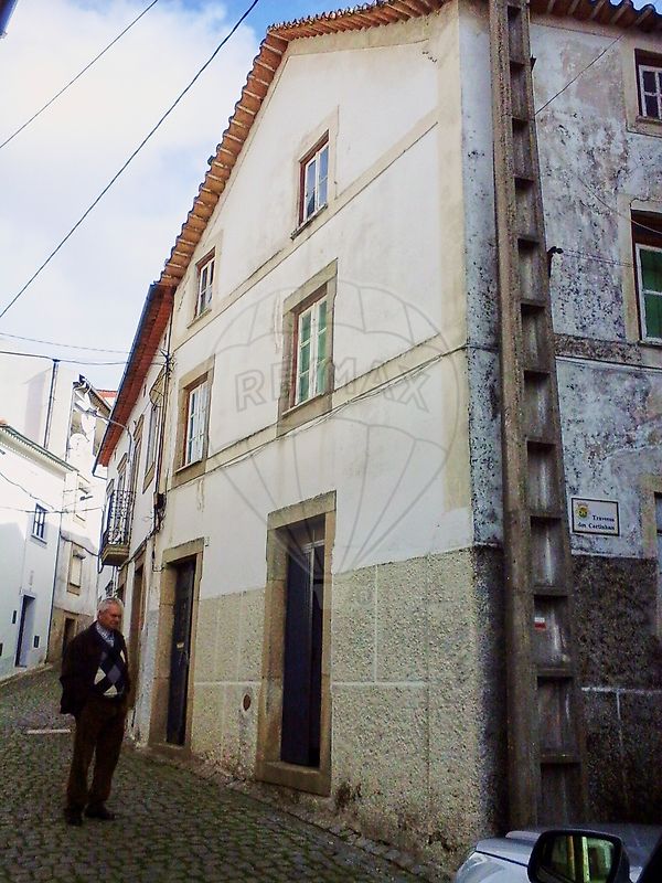 Moradia - Cerdeira e Moura da Serra, Arganil, Coimbra