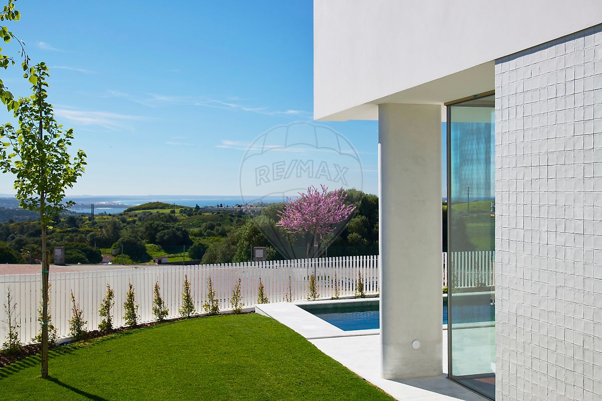 Moradia T4 à venda em Oeiras