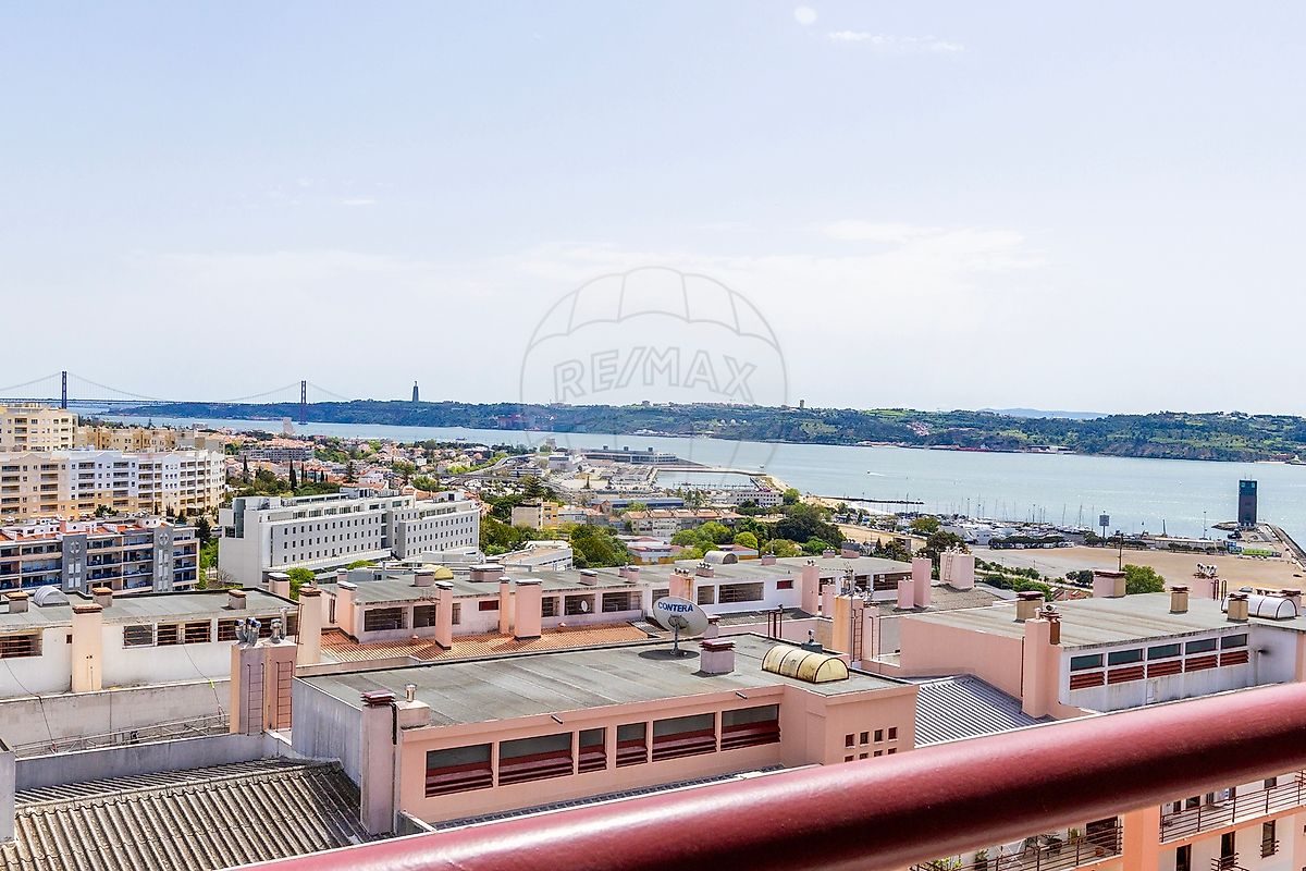 Apartamento T3 à venda em Oeiras