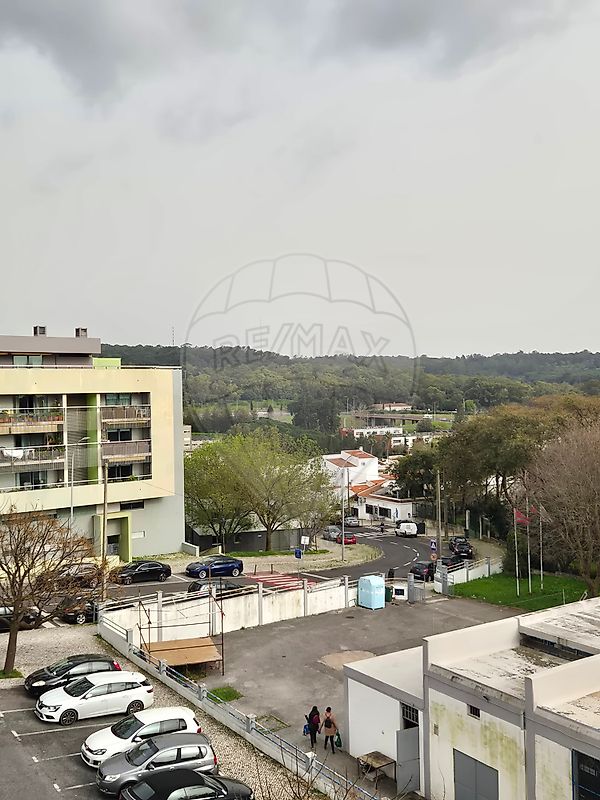 Apartamento T3 à venda em Amadora