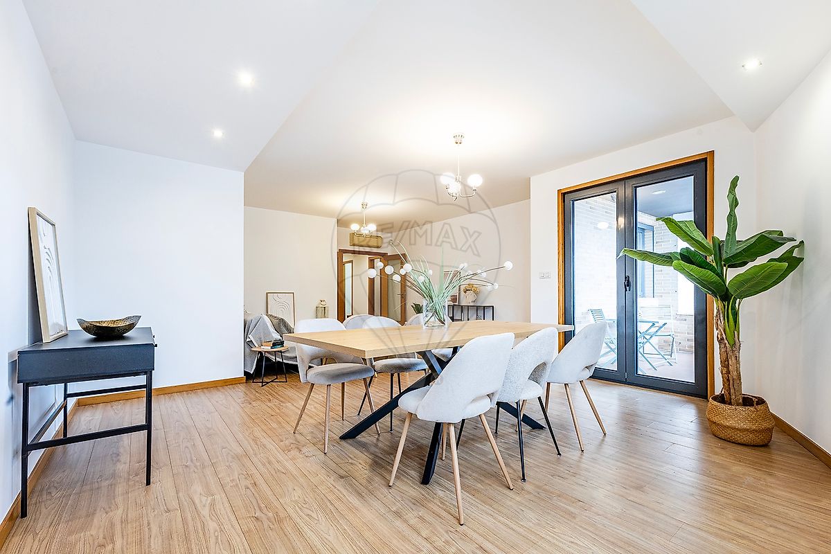 Apartamento T3 à venda em Loures