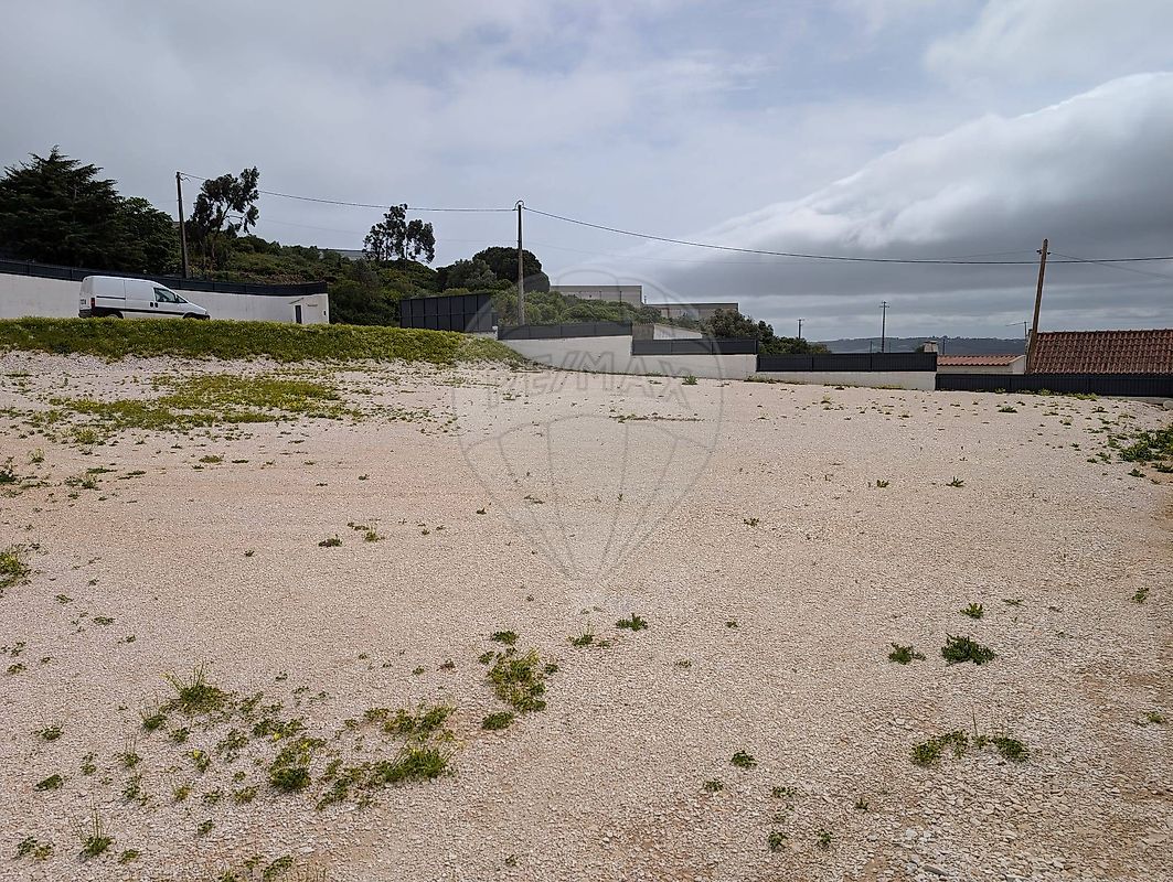 Terreno para arrendar em Loures