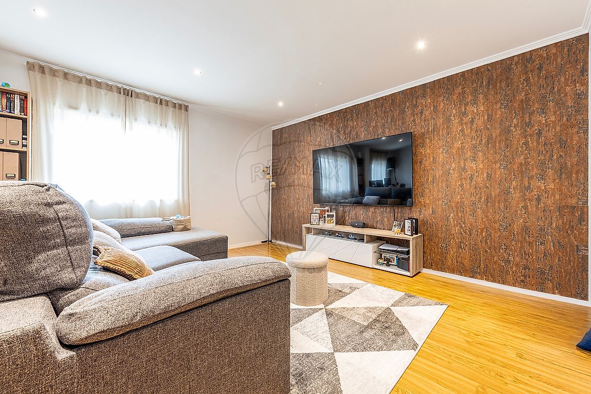 Apartamento T2 à venda em Loures