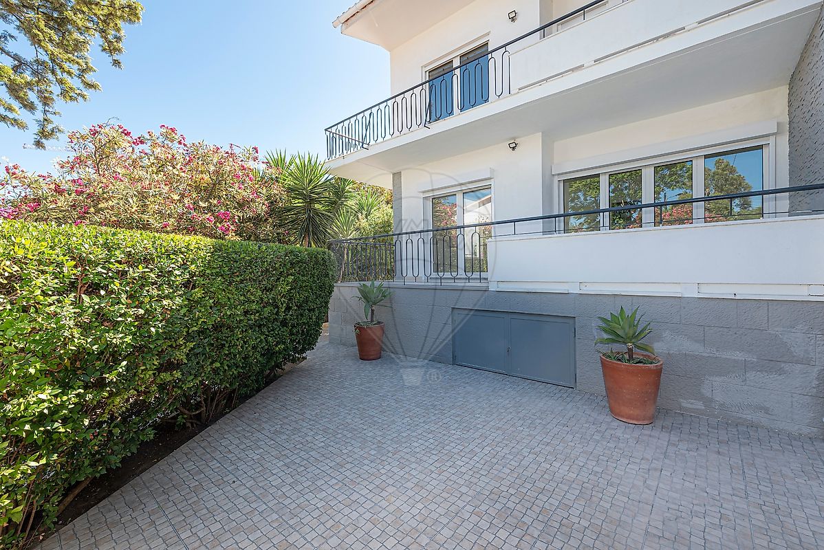 Moradia T3 em Carcavelos e Parede 4