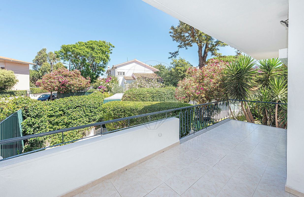 Moradia T3 em Carcavelos e Parede 13