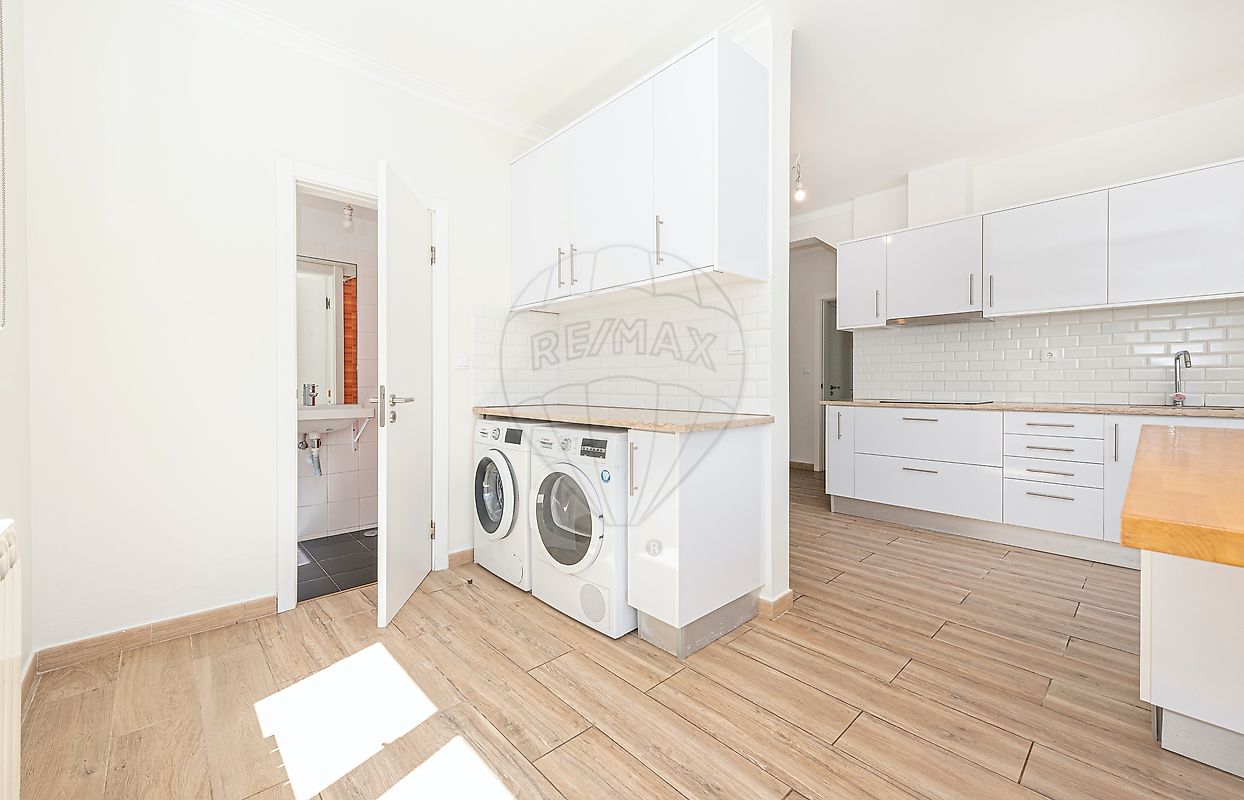 Moradia T3 em Carcavelos e Parede 23