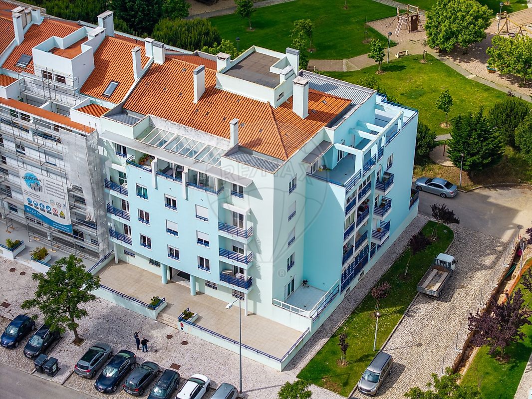 Apartamento T2 em Carcavelos e Parede 36