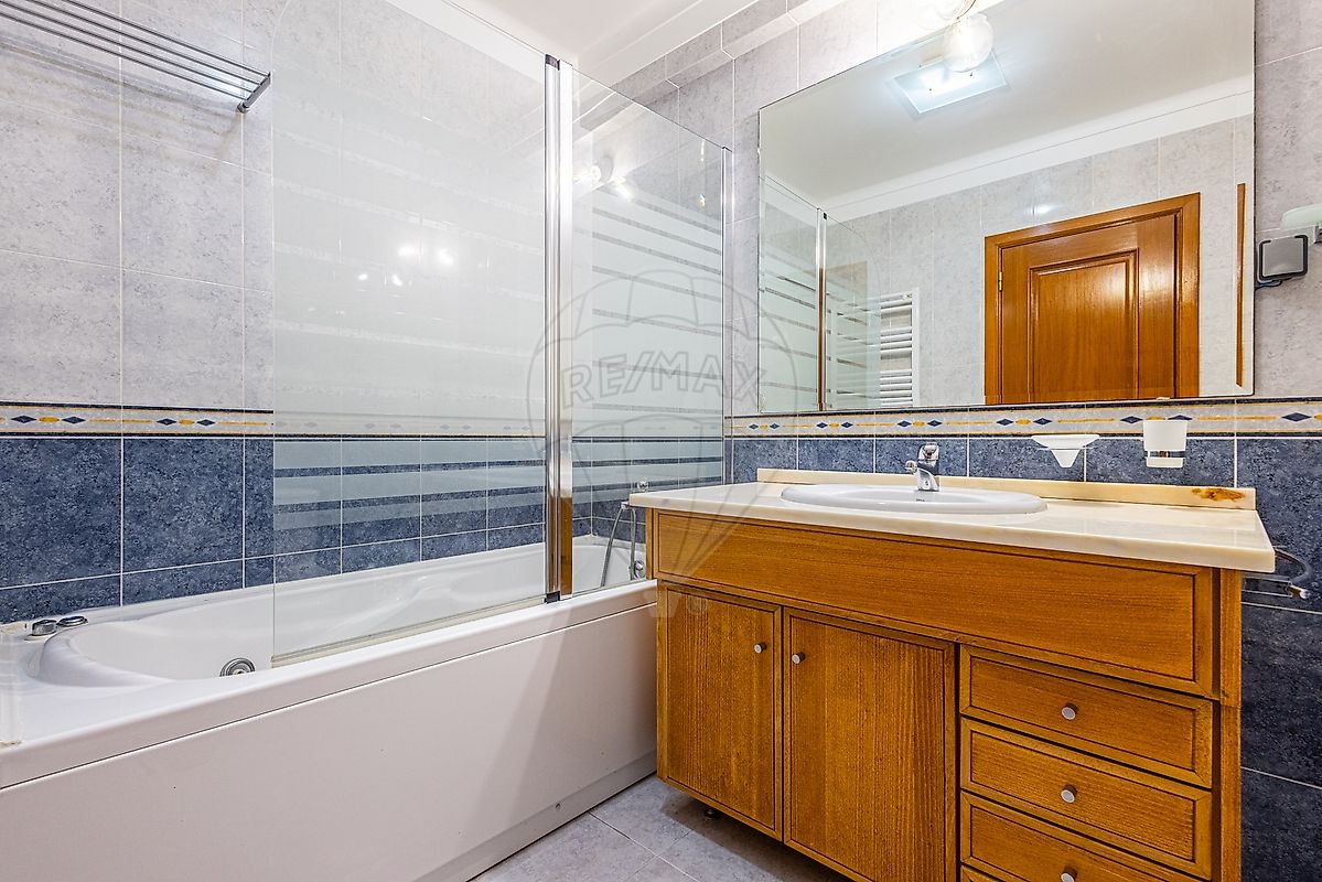 Apartamento T2 em Carcavelos e Parede 15